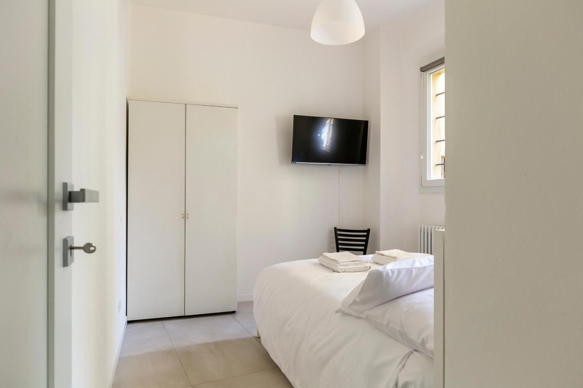 Apartment Amos - 5 Minutes From Piazza Maggiore Bologna Luaran gambar