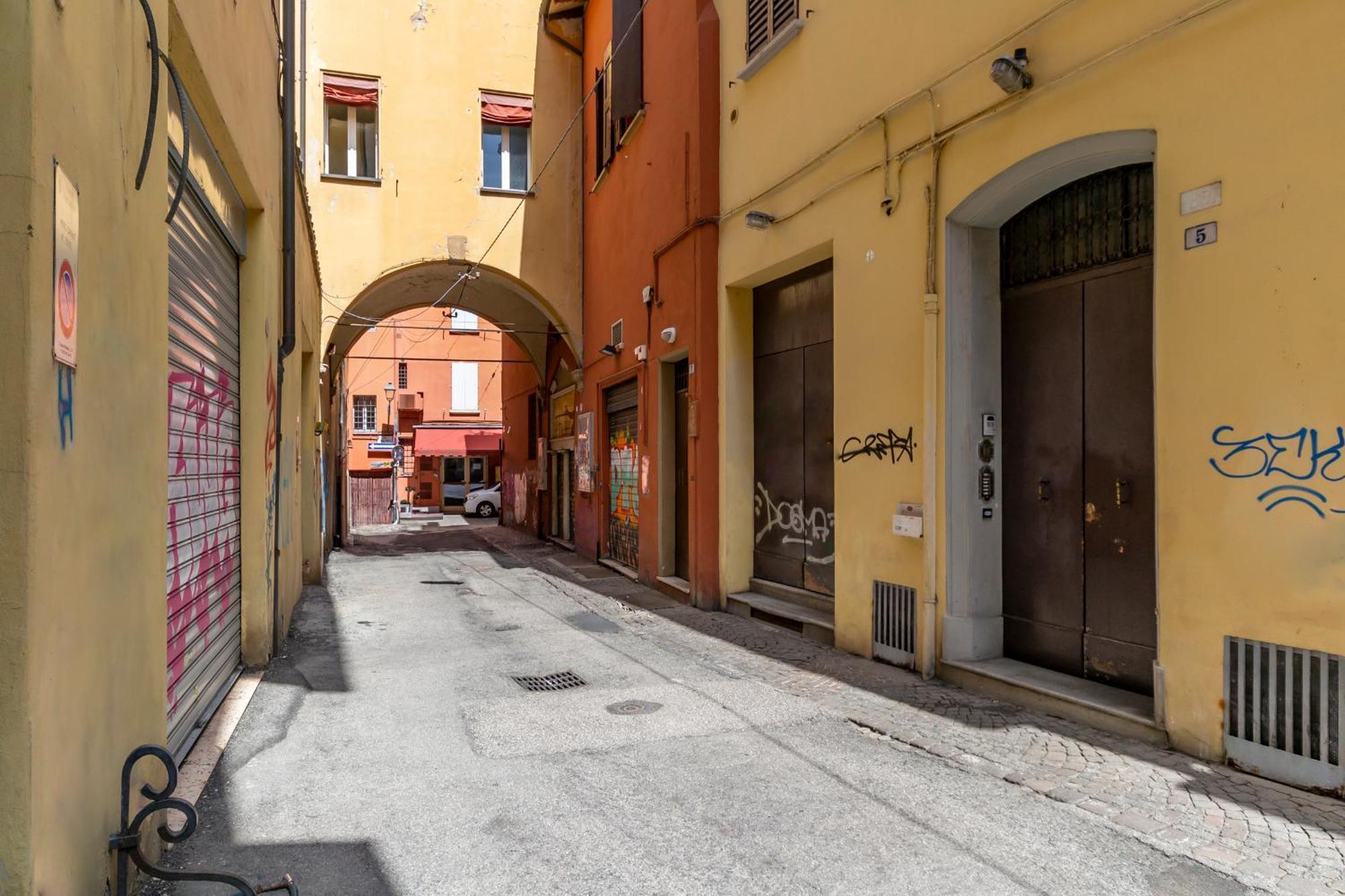 Apartment Amos - 5 Minutes From Piazza Maggiore Bologna Luaran gambar