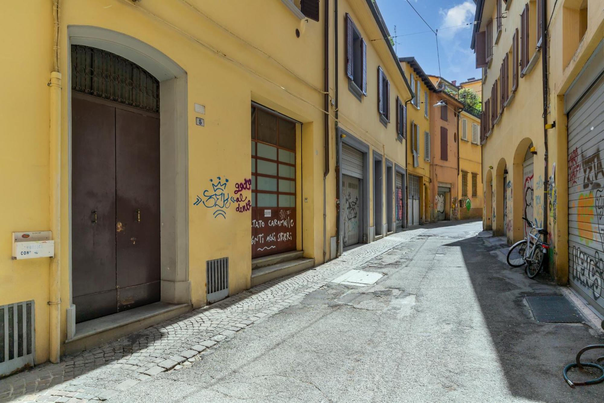 Apartment Amos - 5 Minutes From Piazza Maggiore Bologna Luaran gambar